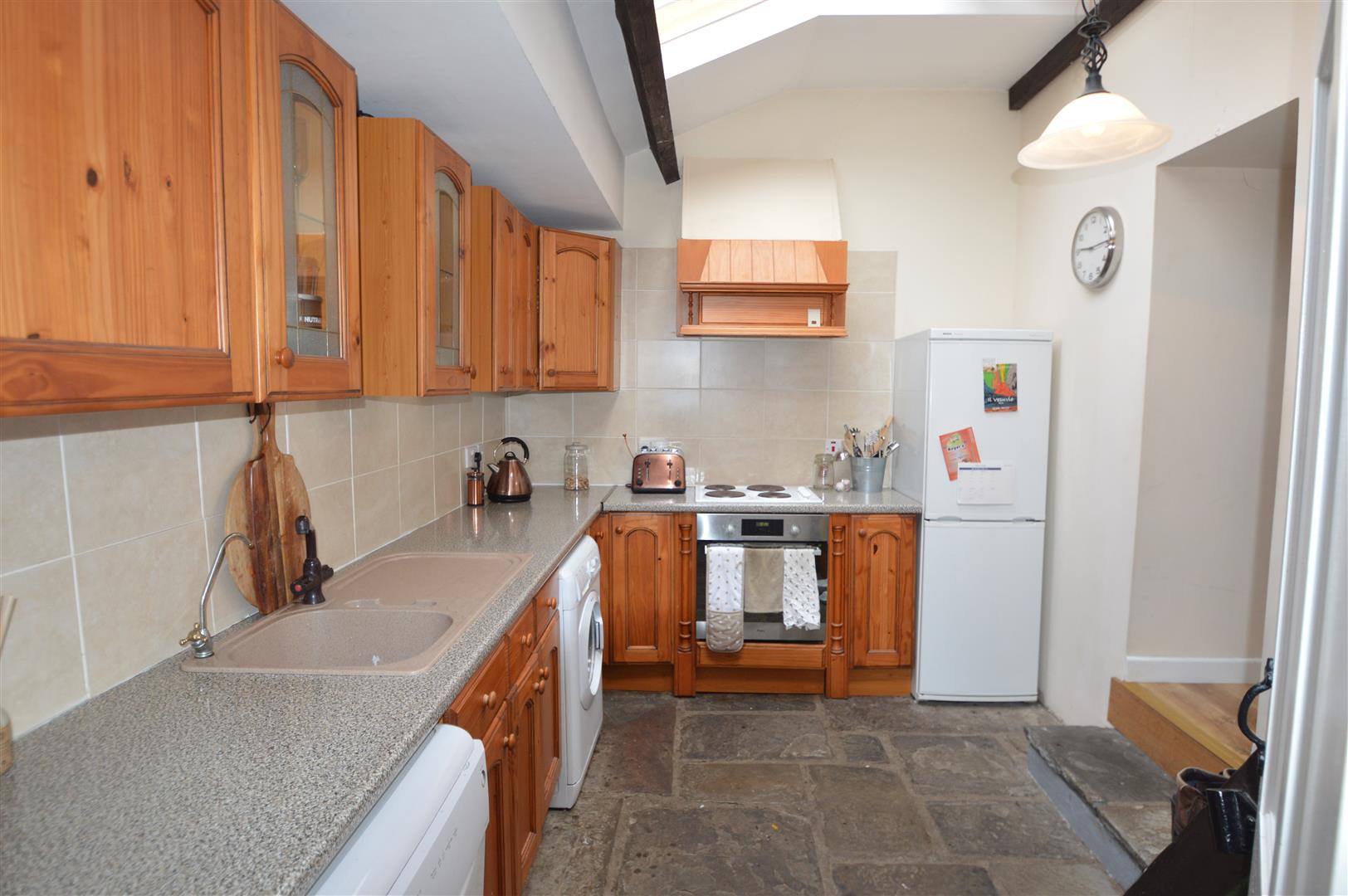 Y Pob Ty, Burial Lane, Llantwit Major, Vale of Glamorgan, CF61 1SD
